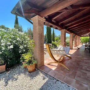 B&B Casale Terre Rosse, 사투르니아
