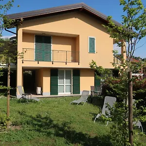  Apartment Giardino E Piscina Italy