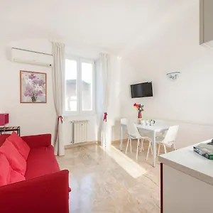 Between Termini & Colosseo Apartamento Roma